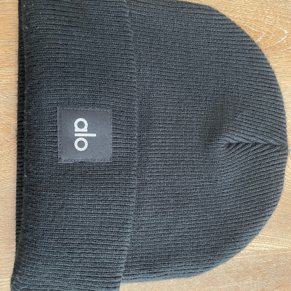 ALO Yoga Black Knit Hat Classic Cuffed Design